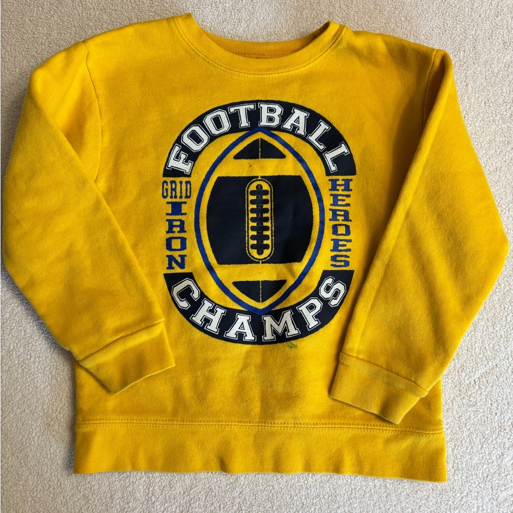 ⭕️5T sweatshirt boys football theme